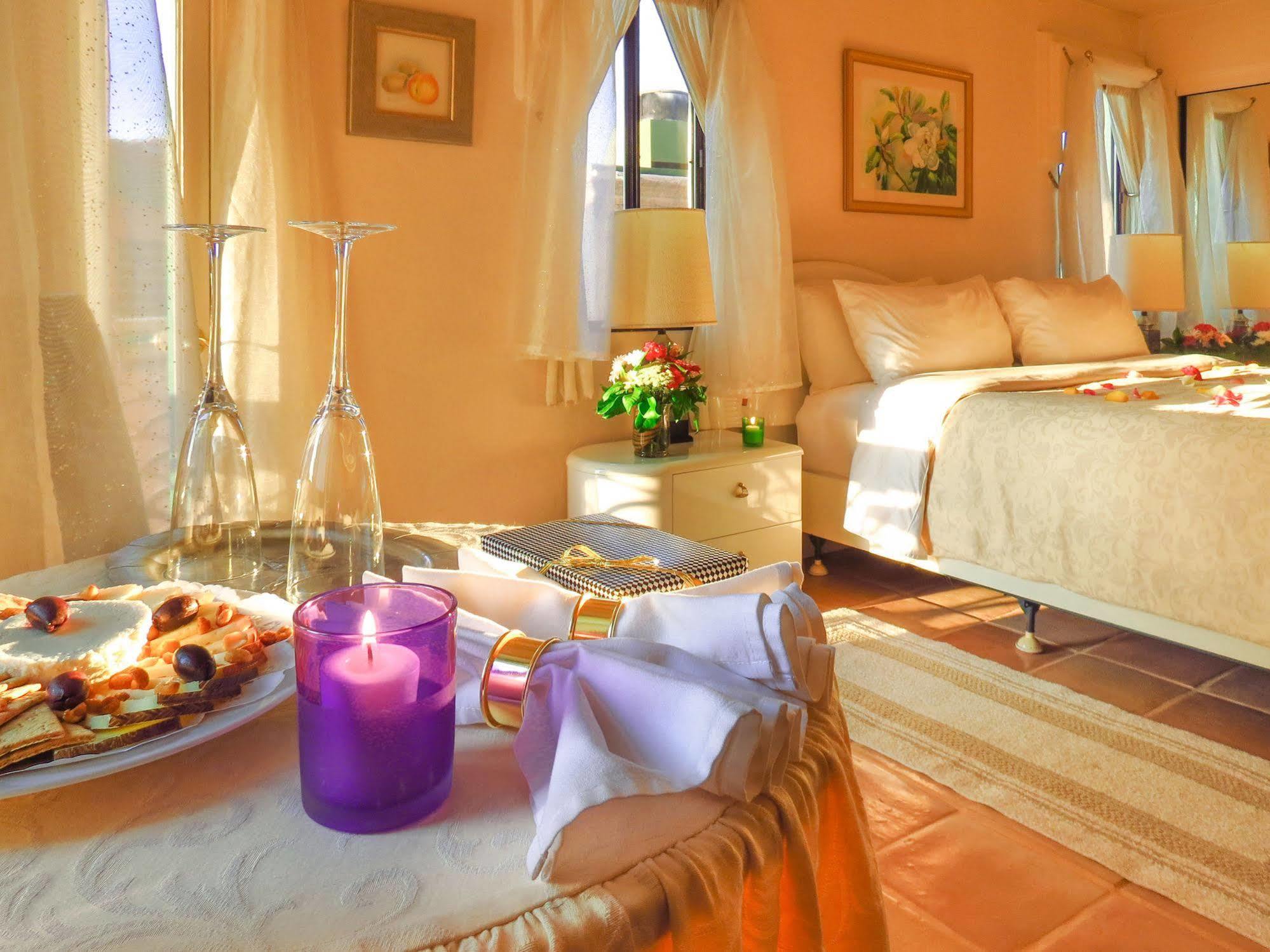 Topanga Canyon Inn Bed And Breakfast Exterior photo